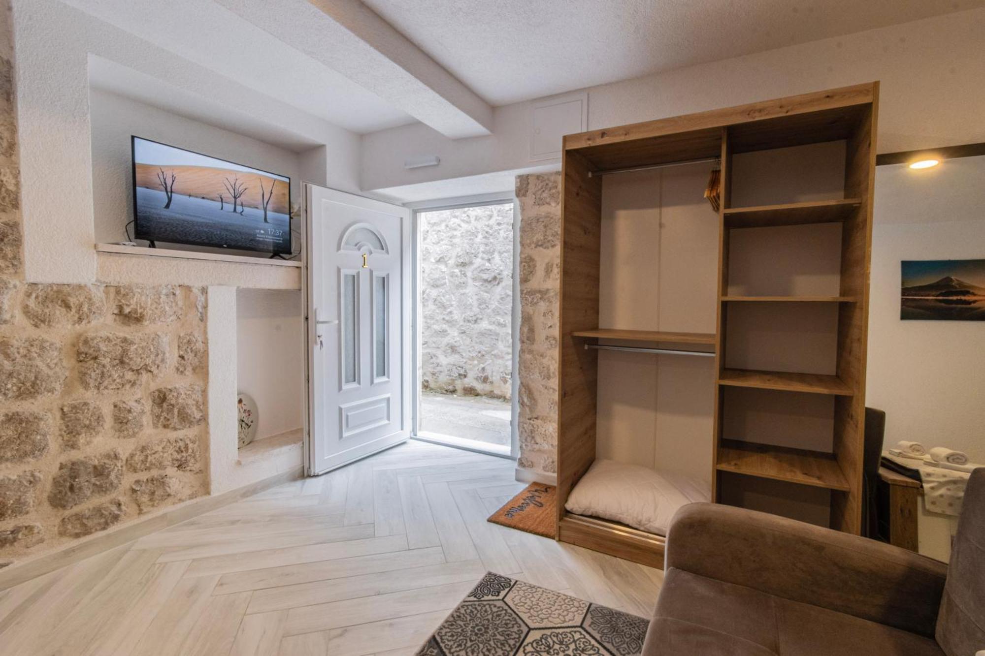 Apartments Florian Лопуд Экстерьер фото
